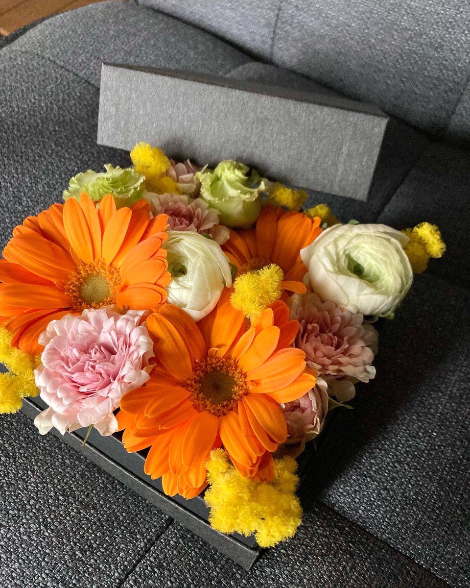 kurinouen's tweet photo. 💐元気が飛び出る箱☺️💐
開けるとびっくり😊
お花が溢れてくるボックスフラワー✨
サプライズプレゼント🎁にどーぞー☺️🍀
#ボックスフラワー
#BOXflower
🌷🌷🌷🌷🌷🌷🌷🌷🌷🌷🌷🌷
ご質問、ご要望の際は、お電話もしくはDMでお気軽にお問い合わせいただければ幸いです☺️🍀
🌷🌷🌷🌷🌷🌷🌷🌷🌷🌷🌷🌷 https://t.co/4NkhtFMYA0
