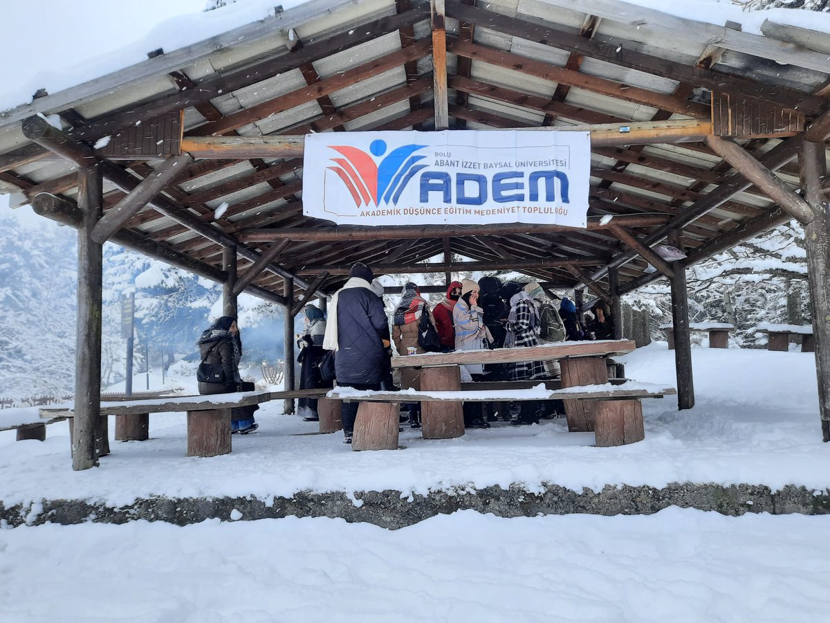 baibu_adem's tweet photo. Bolu ADEM Öğrenci Topluluğu olarak üyelerimizle birlikte Gölcük Milli Parkı'na gezi düzenledik. Katılan arkadaşlarımıza teşekkür ediyoruz. Birlikte nice güzel etkinliklerde buluşmak dileğiyle 🤗 https://t.co/XJU2Nkg55U