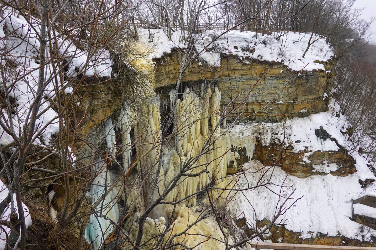 TokidokiNomad's tweet photo. The Valaste Waterfall.
Ontika Landscape Reserve.
Height 30 meters.
Altitude at about 25 meters above the sea level.
On the cliff under the waterfall, it is possible to see rocky deposits, which are hundreds of millions years old.
#Valaste, #Estonia 🇪🇪 @visitestonia https://t.co/3TyvbduLIF