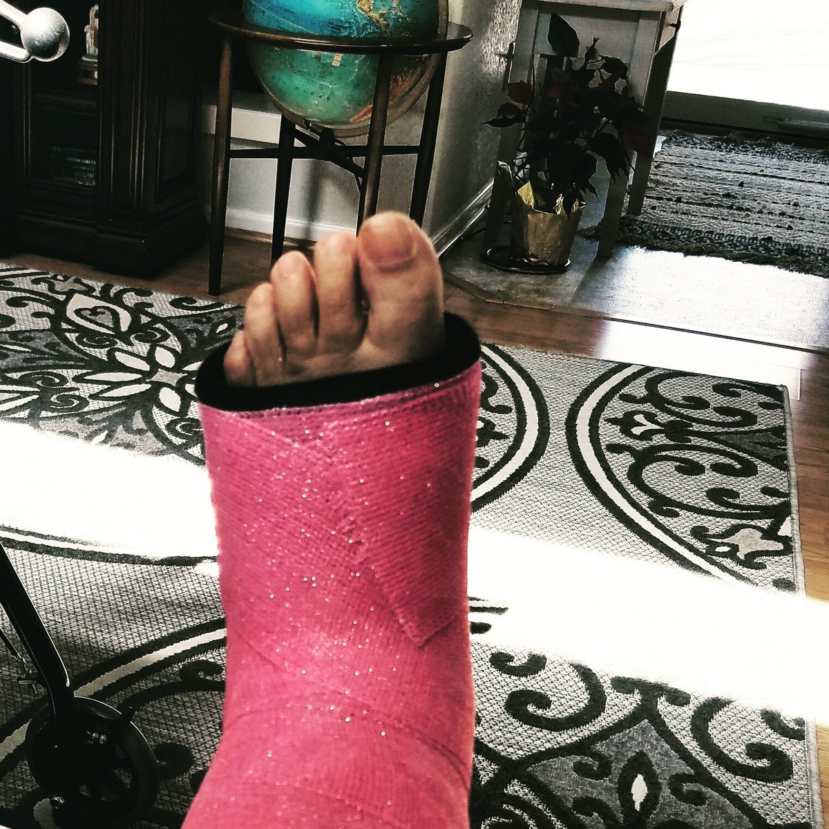 MaryAnnCortez16's tweet image. So this happened.  Maybe it will add some sparkle to my stories. 
#castingday #kidlitwriter #writinglife #onestepatatime