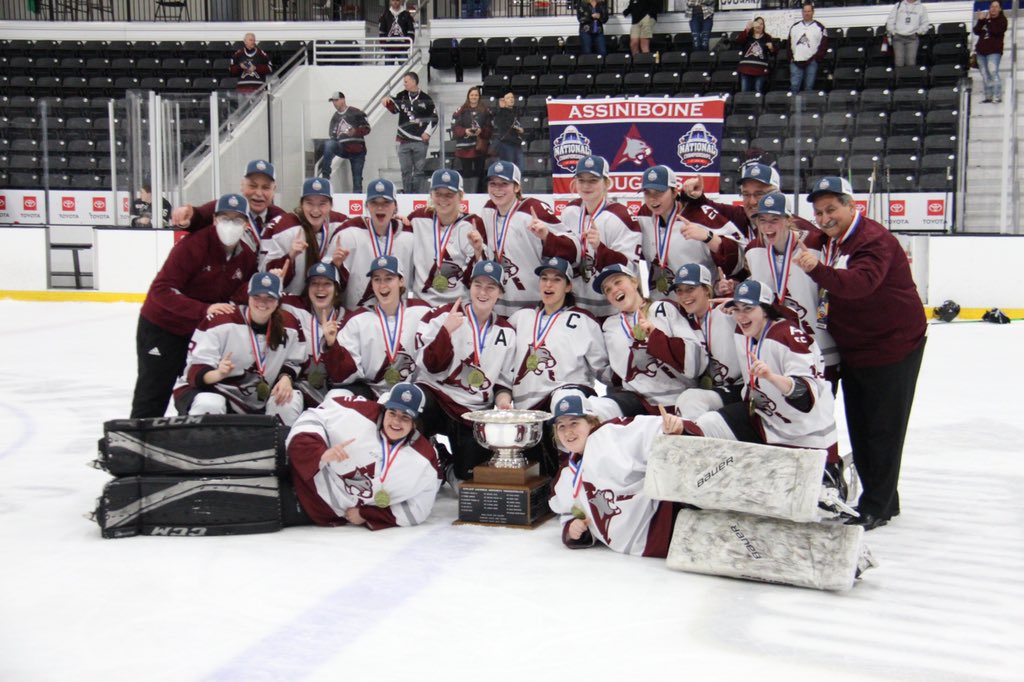 cougars_athl's tweet photo. Your 2022 ACHA Women’s D2 National Champions🥇🏆

@achawomensd2 https://t.co/KFu2lKPrju