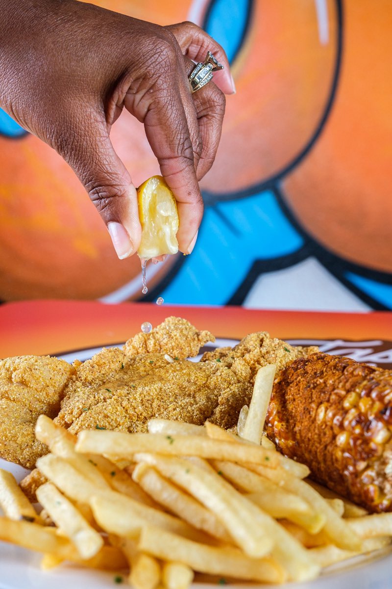 Taste of Soul Southern Chicken & Waffle tweet media