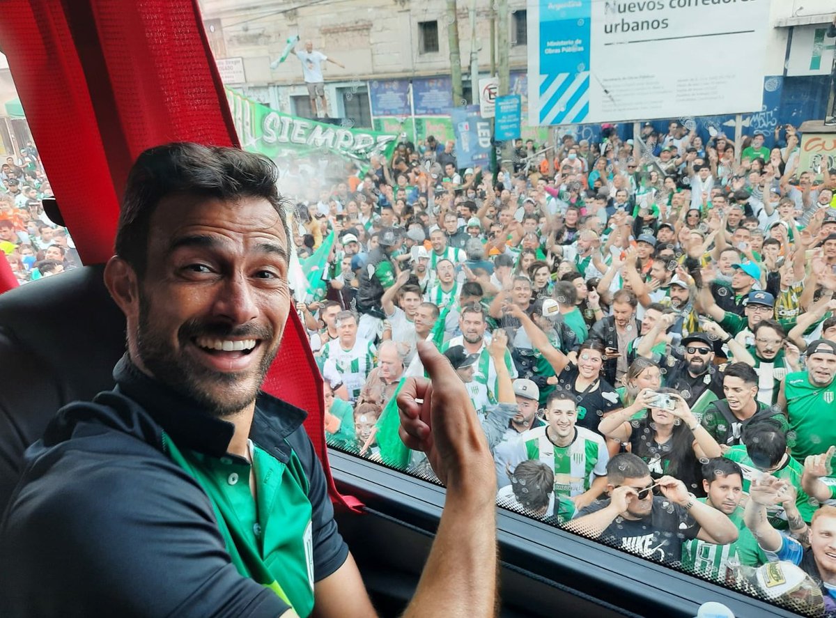 CAB_oficial's tweet photo. La foto perfecta no exis...

🇳🇬🇳🇬🇳🇬🇳🇬🇳🇬🇳🇬🇳🇬🇳🇬

#VamosBanfield 💚 #ClásicoDelSur https://t.co/Mld5DmhrHU