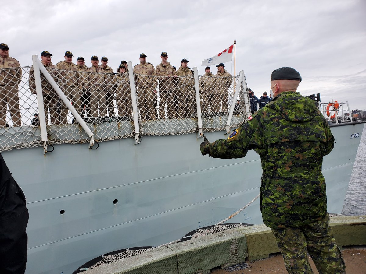 CDS_Canada_CEMD's tweet image. We bid farewell to #HMCSHalifax today along with the families of the ship&apos;s company, as they departed for Europe on #OpREASSURANCE. Wishing them a safe deployment with @NATO, as they make European waters more secure over the coming months.