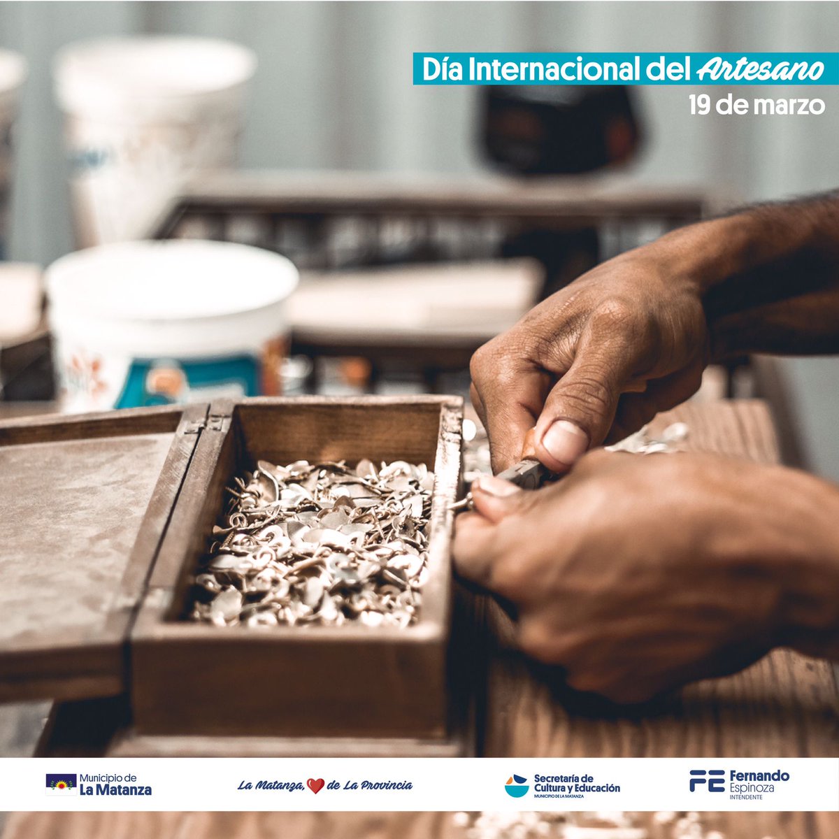 Un saludo a quienes moldean sueños, a esas manos creadoras de arte que mantienen nuestra cultura tradicional.

Feliz día del artesano y artesana, en especial a aquellos que nos regalan su magia en #LaMatanza

<a href="/LaMatanzaMunic/">La Matanza Municipio</a> <a href="/FerEspinozaOK/">Fernando Espinoza</a> <a href="/culturalmatanza/">Cultura y Educación - La Matanza</a>