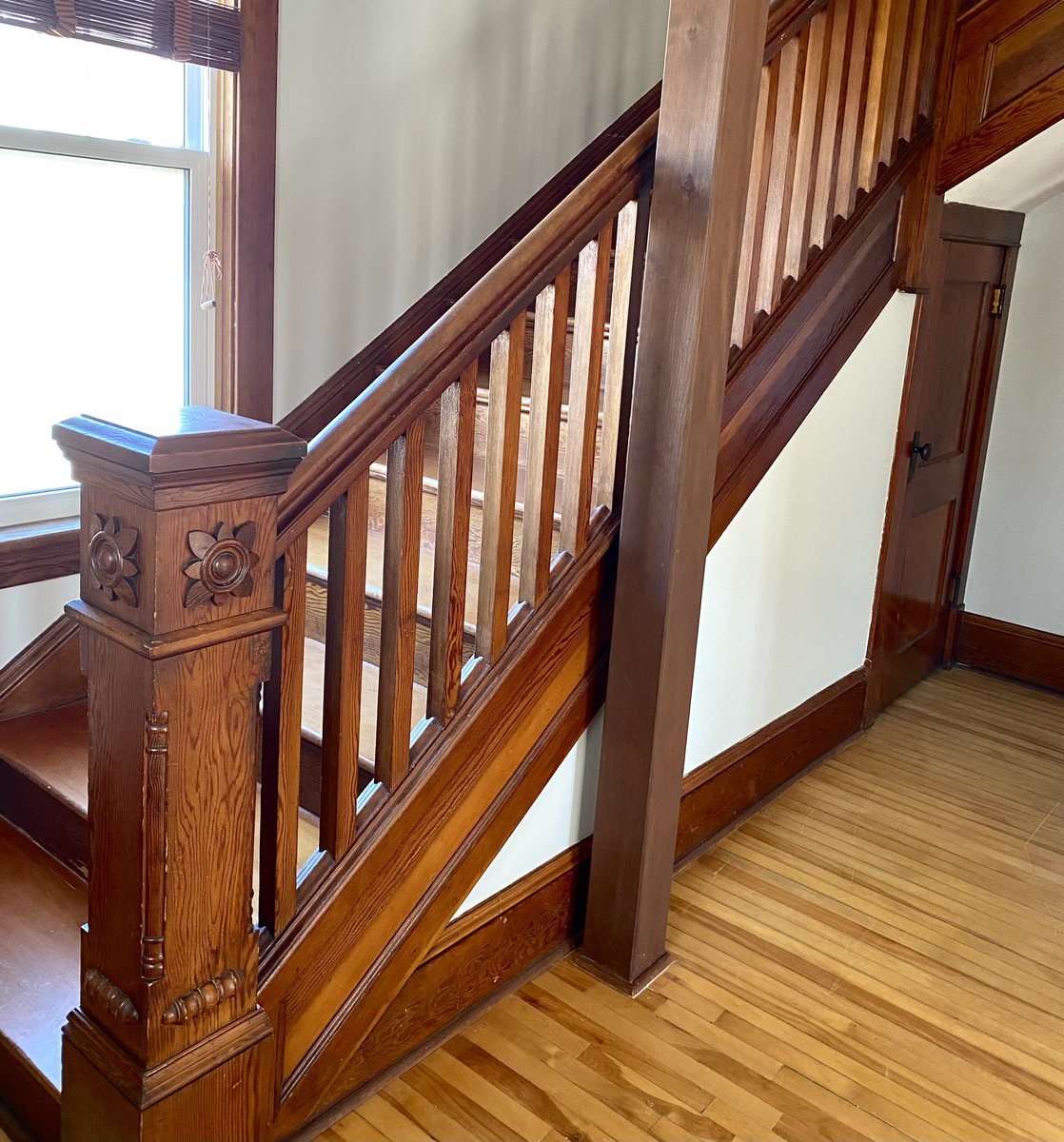 ItsBrettPo's tweet image. Bought this century-old Victorian home and about to list it after some minor renovations. 7 beds, 3 baths and over 3,000 square feet in #PEI, Canada. They don’t make them like this anymore