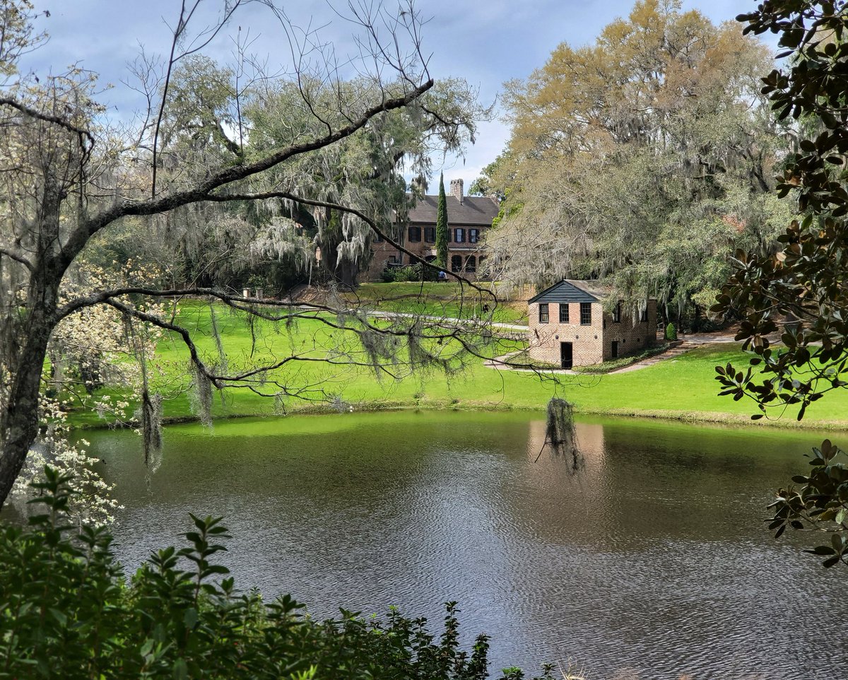 awraynor's tweet photo. It was a pretty perfect day for #middletonplace #zfold3 #TeamGalaxy #withGalaxy https://t.co/LXQzAztmlL