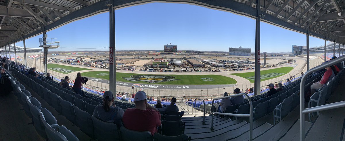 OfficeCustom's tweet photo. Ready to win, Takuma! #indy #texas #NTT https://t.co/mIGJuR7Jvn