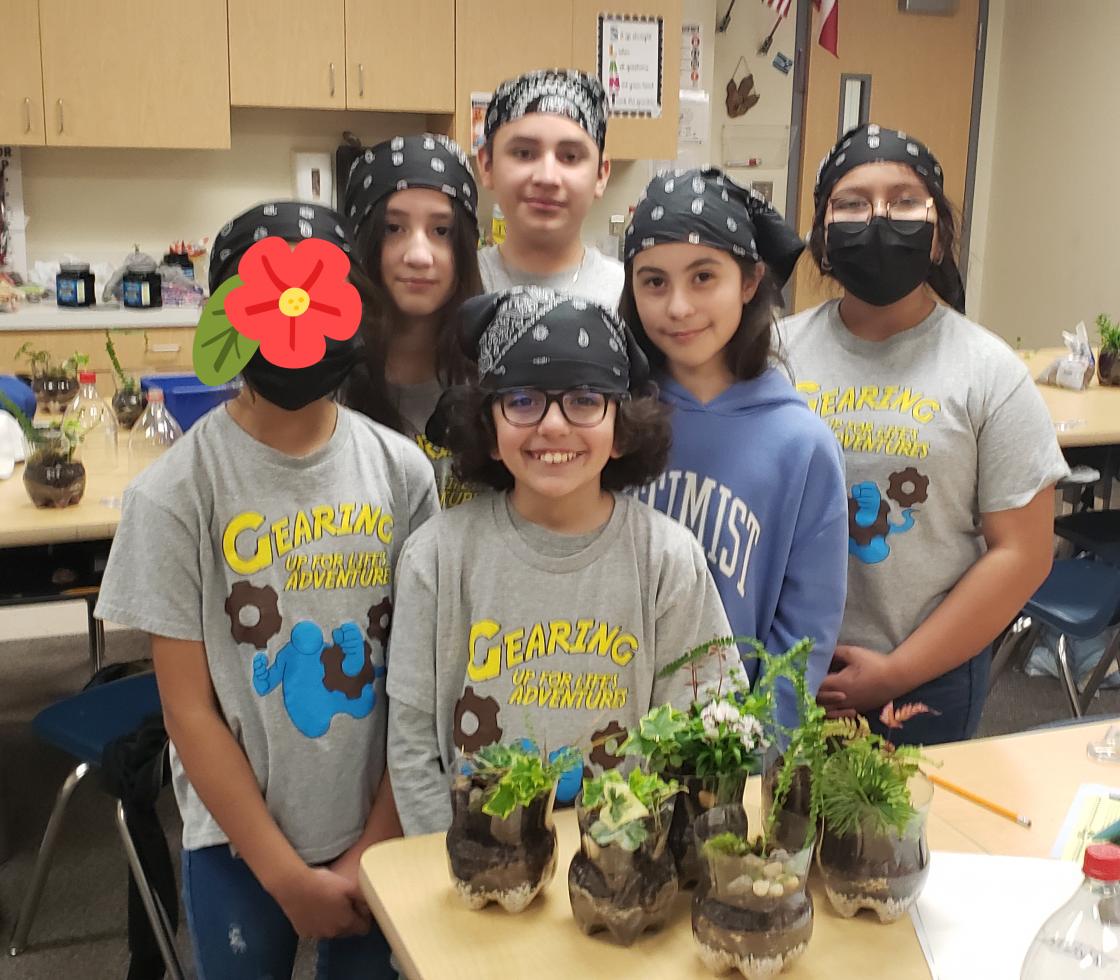 Daffron_5th's tweet photo. Our students are amazing! Today they created terrariums for Day 3 of #CampOnCampus 
@pisdoutdoor @DaffronDeputies https://t.co/fQdBxPsgut