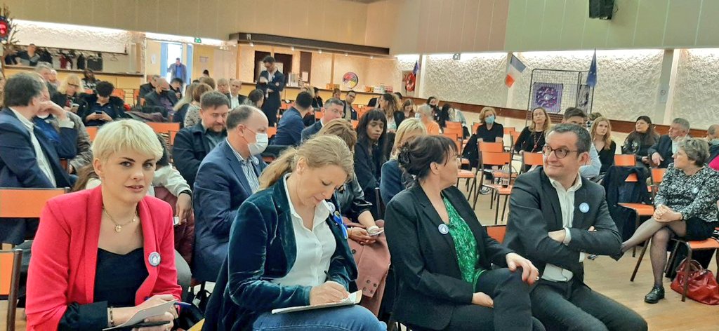 🔵 Assises de l'engagement éducatif

➡️ Une formidable après-midi autour d'acteurs de la communauté éducative passionnés et passionnants conclue par une agora animée par @ilanacicurelrem avec la présence de <a href="/jmblanquer/">Jean-Michel Blanquer</a>.

📆 Nous reviendrons très prochainement sur cet événement !