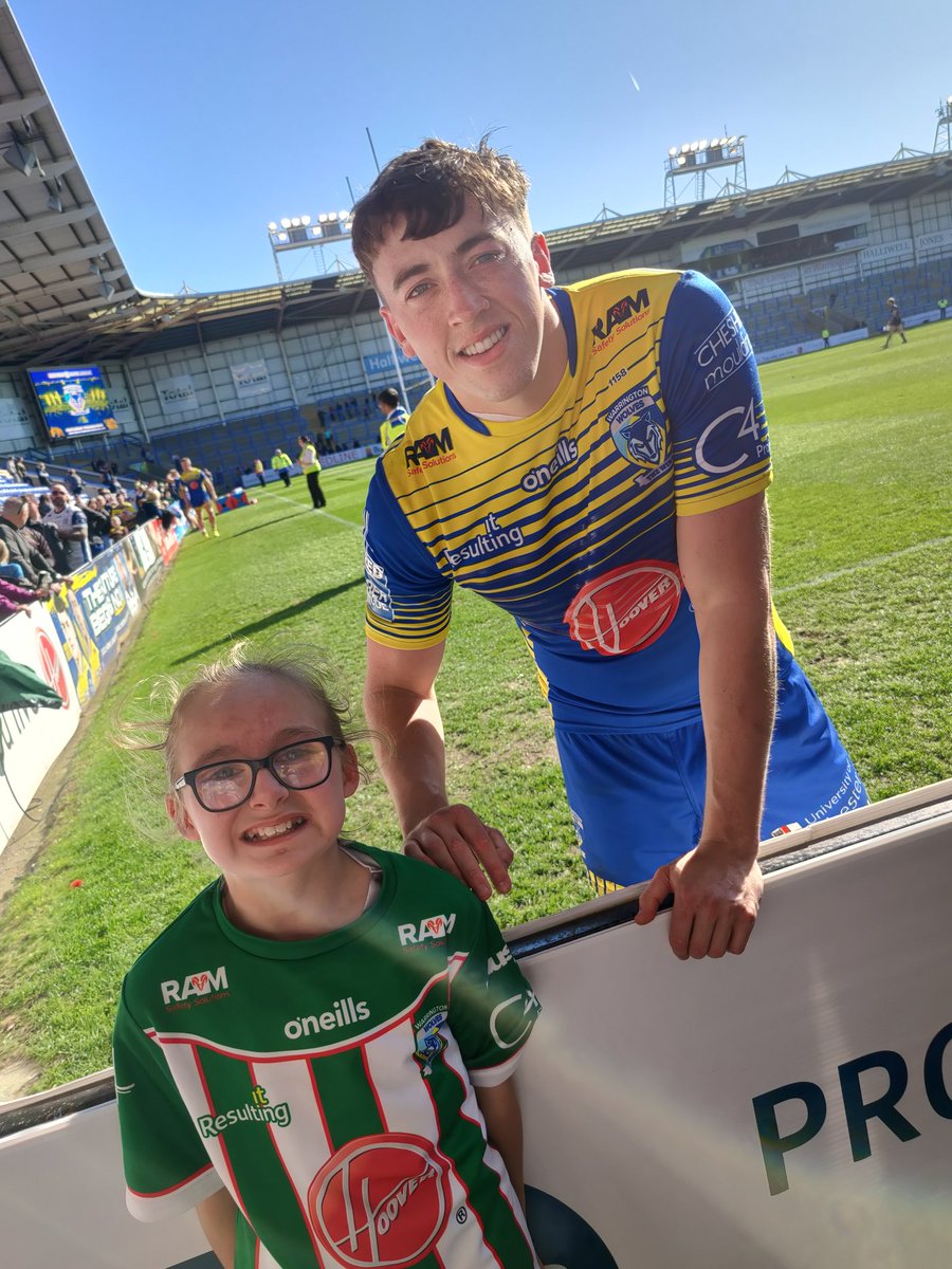 jayroby87's tweet photo. Despite the result you made my daughters day, thanks guys 👍🏻
@MattyyAshton #Philbin @WarringtonRLFC 💛🏉💙 https://t.co/PrahZUY3Fr