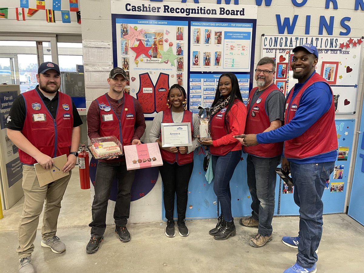 ramellea's tweet photo. #871cashierofthemonth1665 @Lowes https://t.co/27T2rNrv23