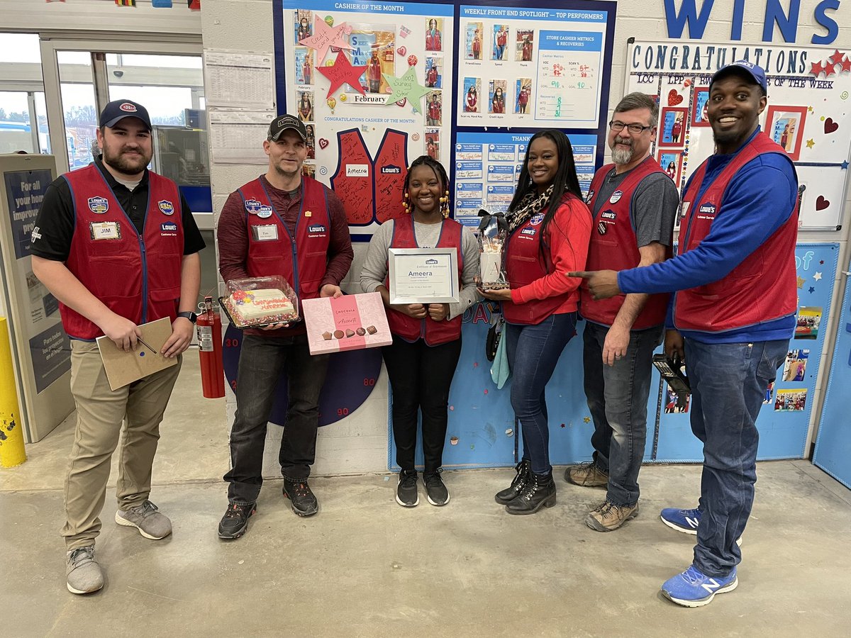 ramellea's tweet photo. #871cashierofthemonth1665 @Lowes https://t.co/27T2rNrv23