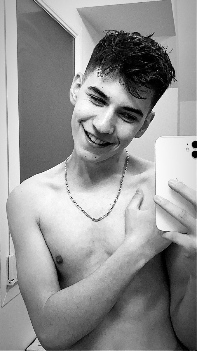 keaton_14_'s tweet photo. #LGBTQIABeauty https://t.co/k5p8ZG8L52