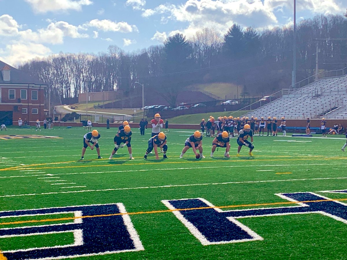 CoachBradLutz's tweet photo. E&amp;H ➡️ VT! Today was a great day. It was great seeing two of our football alumni close out a huge win against Pitt. Dean hit 95 and Hatfield behind the plate. Proud of our current players and our football alumni, who came before them. #ProudCoach https://t.co/RClTfuxOEp