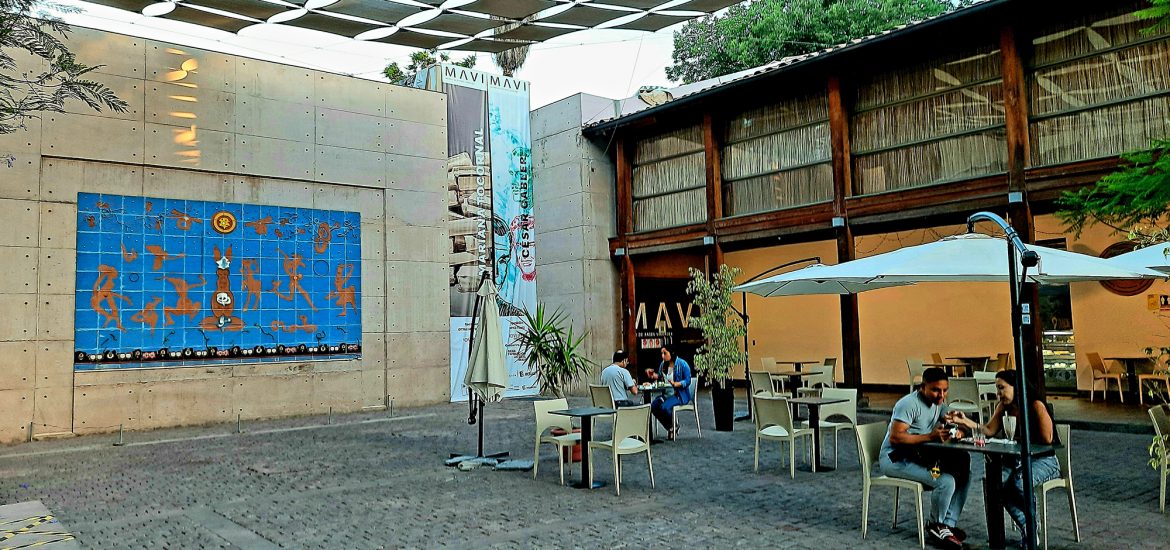 ¿Por qué no aprovechar los fines de semana en la capital turisteando como si estuviéramos de vacaciones en una ciudad desconocida? 🌈 Te compartimos algunos entretenidos datos de panoramas para disfrutar en Santiago: copadas.cl/2022/03/19/pan…