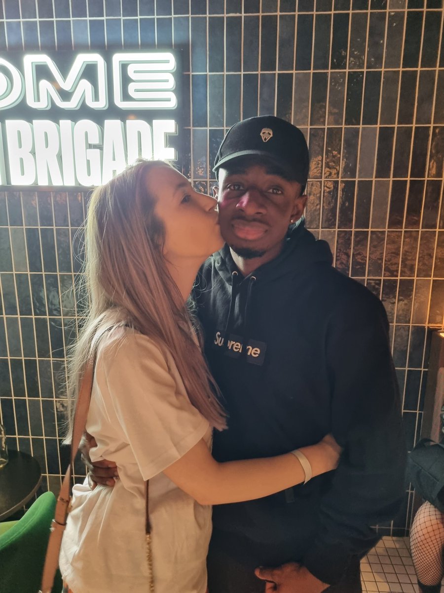 hannahroo96's tweet photo. @Tobjizzle @joinsideplus  it happened (p.s we made it back alive) https://t.co/tnqVUECpQx