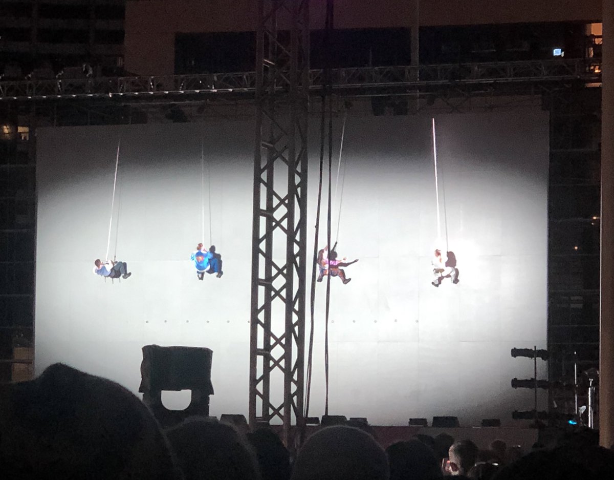 HEBates's tweet photo. Wondrous Stories is certainly a spectacle (shame about the wind!) Great work @23Caroline23 @MotionhouseDT @birminghamcg22 👏👏 https://t.co/YawKzAwVAg