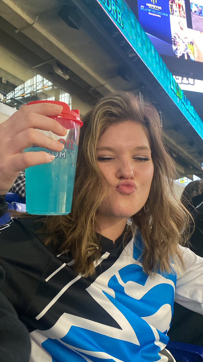 aspen330's tweet photo. #SupercrossLIVE #dropthegate https://t.co/coq1Yi2hfI