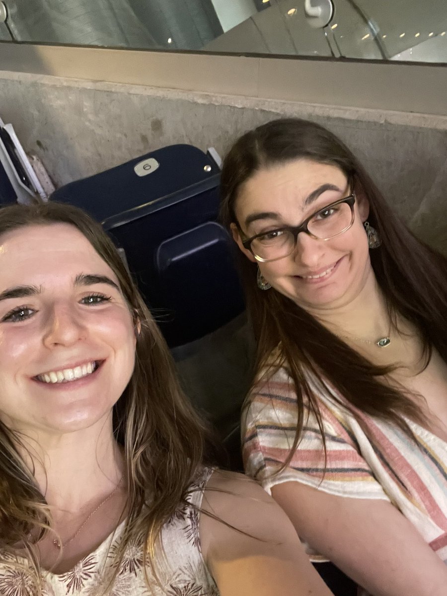 Mariah_Amanda98's tweet photo. #RodeoHouston https://t.co/btaHC4uTGD