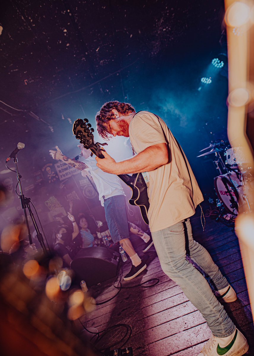 Chris_BYAM's tweet photo. Thankyou Anaheim 🙏 🙂 It’s always a sick time a chain ❤️ 📸 @larsjuveland #betweenyouandme #byam #armageddon https://t.co/ucCW80VwMH