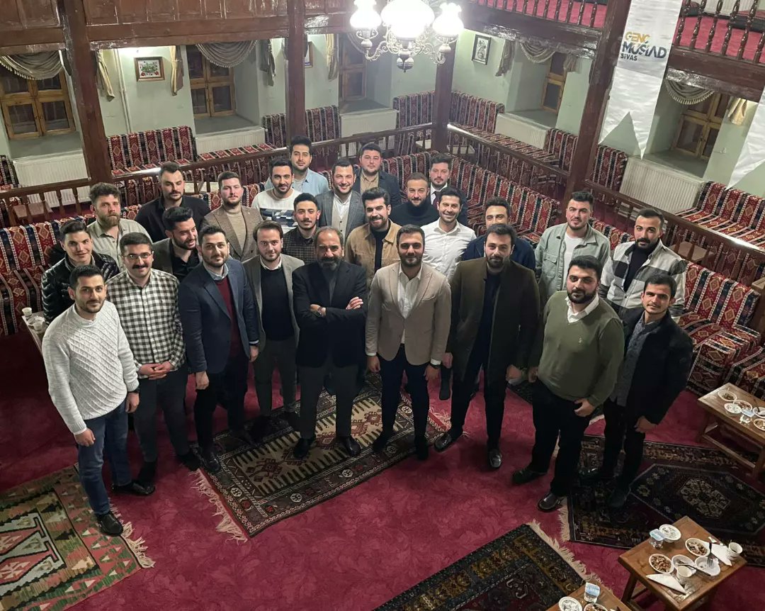 ‘Sivas’a Değer Katanlar’ programımıza konuk olarak Demir Grup Sivasspor Yönetim Kurulu Başkanı Mecnun Otyakmaz   katılım sağladı.
 Kendileriyle Sivasspor'un güncel durumu, ülkemizde ve dünyadaki spor ekonomisini konu alan bir sohbet gerçekleştirdik .Kendilerine teşekkür ediyoruz.