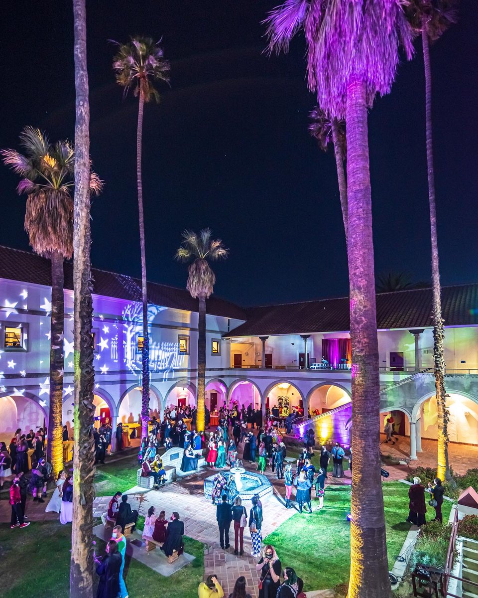 bufferingcast's tweet photo. More photos soon from @jakewestphoto but my goodness, it doesn’t look *real* (and it honestly didn’t feel real either…✨) 😭🌴♥️ #buffyprom22 https://t.co/1toh4ZdY9L