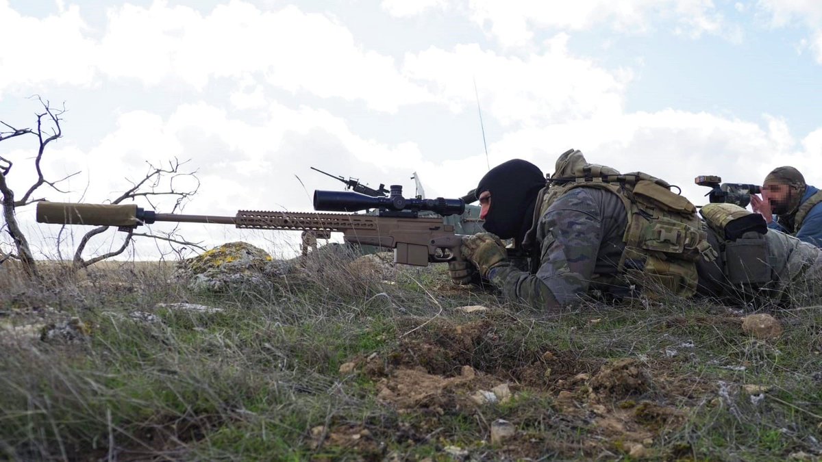 tacticalporn's tweet photo. 🇪🇸Spanish Army SOF #MOE sniper team. Note the Rheinmetall FCS-RPAL range finder.

#AXMC #338LM #MOE #GOE https://t.co/32arXIlkOt