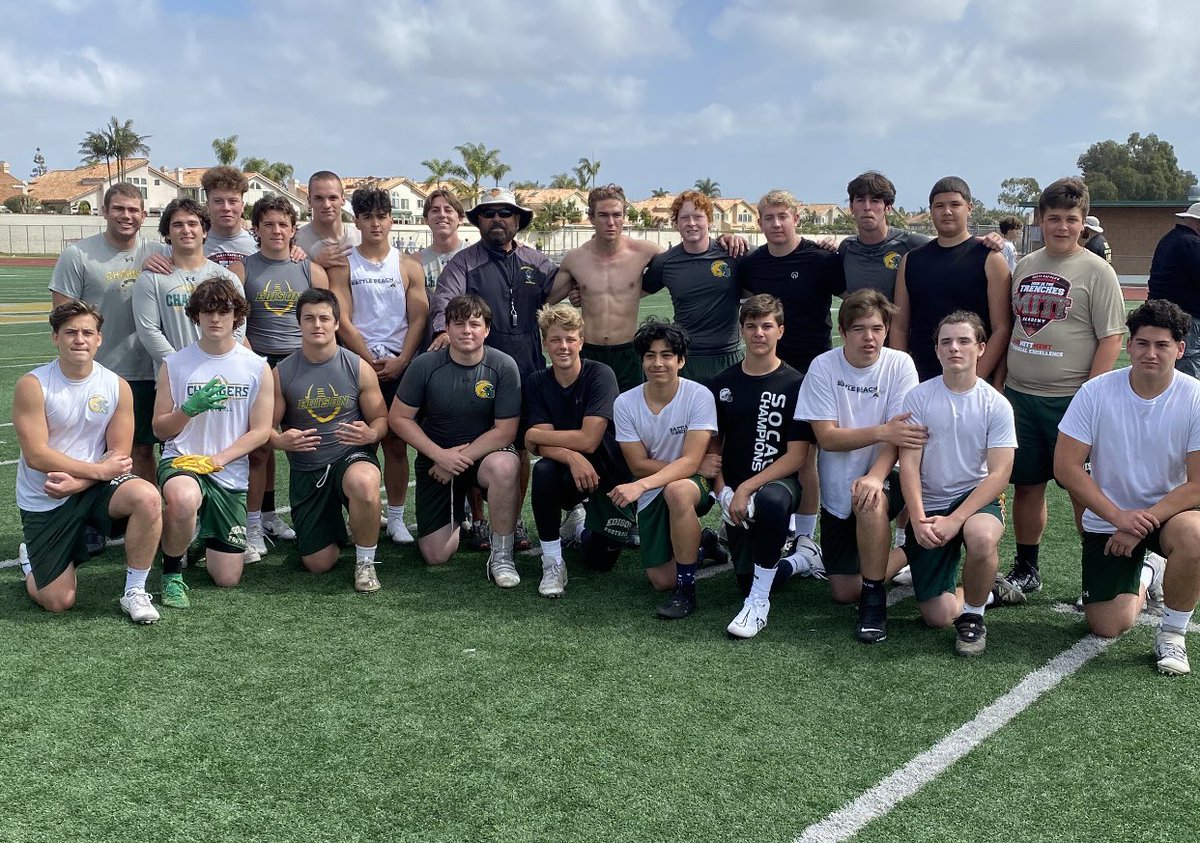 23 strong today! .. Chargers getting work done on a Saturday morning!
#mitttheprovenformula
#chargerpride
#chargerfootball 
#EHSchargerfootball
#pagebrothers
💪🏼🇺🇸🏈