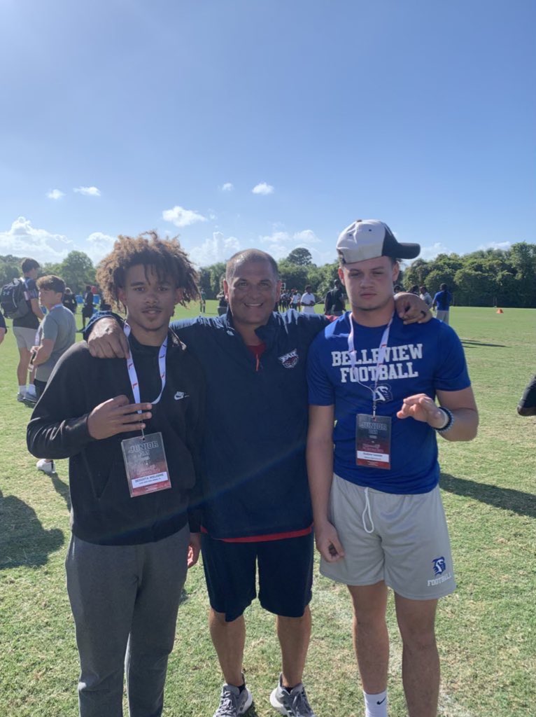 Devonte Welcome🥷🏾 (@v0nte_352) on Twitter photo had a great day today at Florida Atlantic University (FAU) 🔵🔴⚪️<a href="/CoachBillyG/">Coach Billy Gonzales</a> <a href="/CoachTaggart/">Willie Taggart</a> @MrrrHollywood #winninginparadise #GoOwls 🦉 had a great day today at Florida Atlantic University (FAU) 🔵🔴⚪️<a href="/CoachBillyG/">Coach Billy Gonzales</a> <a href="/CoachTaggart/">Willie Taggart</a> @MrrrHollywood #winninginparadise #GoOwls 🦉