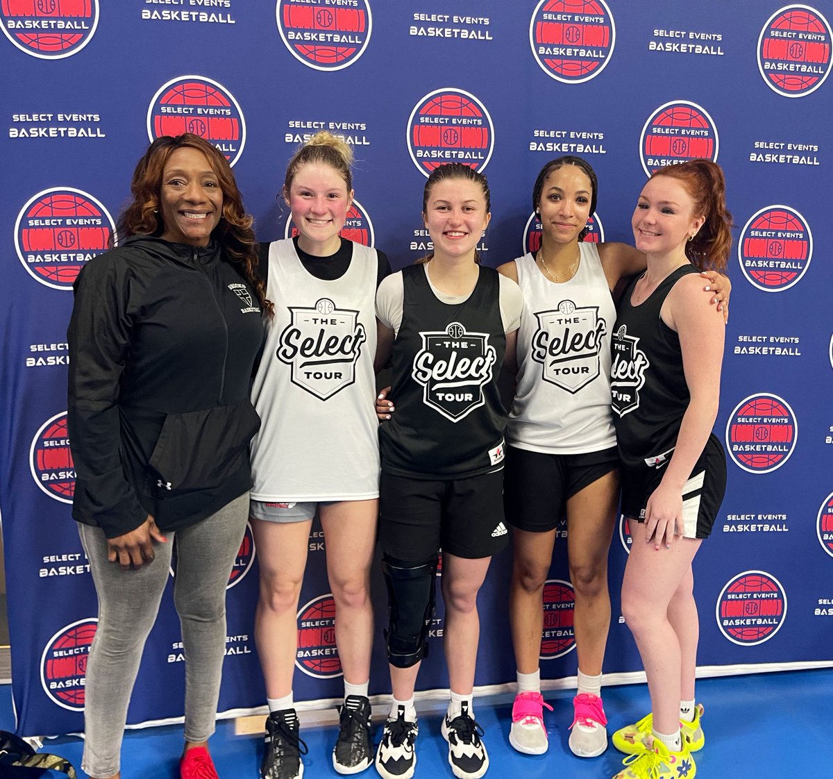 Shoutout to <a href="/SelectEventsBB/">Select Events Basketball</a>  <a href="/Angela_SEBBall/">Angela Santa Fe</a> <a href="/KPannell71/">“KP”</a> for putting on a 1st class showcase . 
Our ladies always appreciate  the opportunity to compete #TheRivalsWay ⚔️⚔️
