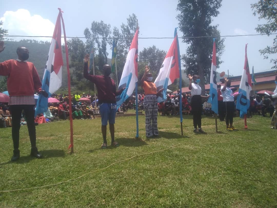 HeritierRW's tweet photo. Uyu munsi 19/03/2022, Muri @GicumbiDistrict Umuryango wa @rpfinkotanyi wakomeje kwakira Abanyamuryango bashya,.Nyuma yo gusobanukirwa neza Imigabo n'imigambi by'Umuryango,Mu mirenge ya Byumba,Cyumba na Rushaki abagera 1106 biyemeje gutera intambwe idasubira inyuma.
#HitamoNeza https://t.co/mWmLjA7B7S