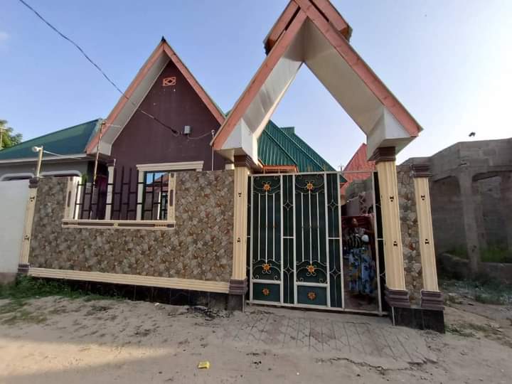 dalalitesha's tweet photo. HOUSE FOR SALE
LOCATION: MBAGALA CHAMAZI
FIXED PRICE: MILION 39
3BedRoom &amp; 1Self Contained &amp; Kitchen &amp; Dinning &amp; SittingRoom &amp; Public Toilet &amp; Allumminium Windows Sliding &amp; Car Parking Space

CONTACT:
0714-021698---WhatsApp
0754-470902
0788-193206 === TESHA https://t.co/E0aFyt9N6a