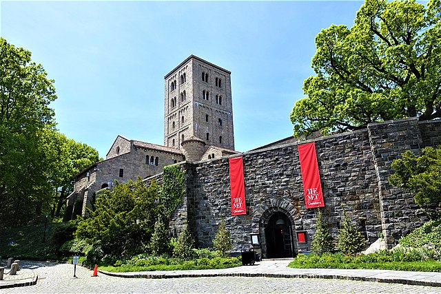 NYPAProject's tweet image. #onthisday: 3/19/1974 the Cloisters were designated an NYC Landmark. The status helps promote the remarkable story of multiple abbeys being disassembled in Europe, shipped to NYC, and reassembled to make up the Cloisters that we know and recognize today.

📸 : joyofmuseums