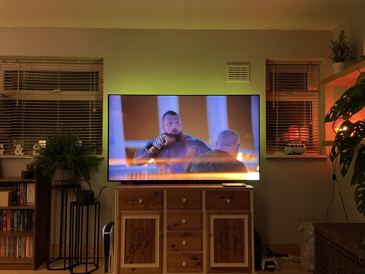 gaby_rand's tweet image. Wild Saturday night in watching the #eddievsthor match… if only @Segi_tv could sort out the live stream 👍🏼 

#livestreamfail #serversaysno