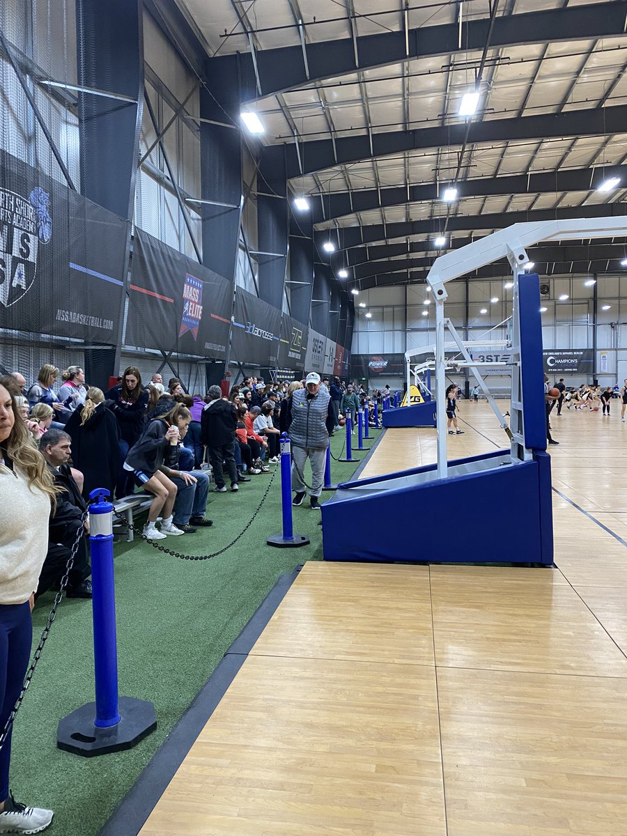 HayleaVerrastro's tweet photo. Not a seat left at todays #ZGBracketBuster ‼️🏀 
Finishing off the spring opener with some close games here at Essex❗️ https://t.co/73KrVKJdtO