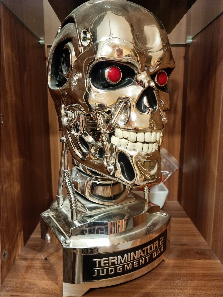 MrMullder's tweet photo. #TerminatorJudgmentDay (1991)
Bodybuilder: "Zum Teufel mit Dir, Du kleiner Hosenscheißer..." John: "Du..nennst mich..einen Hosenscheißer? Schnapp Dir den Kerl, ich kann nicht fassen, dass er mich einen Hosenscheißer genannt hat!"
#NowWatching #film #FilmTwitter #nowrewatching https://t.co/gqpItznsCw