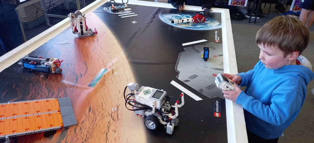 KMartinTeacher's tweet photo. Inspirational Sci Fest 2022 @ColchesterRGS thank you to all involved, our biggest one loved it https://t.co/ltI8IQfI12
