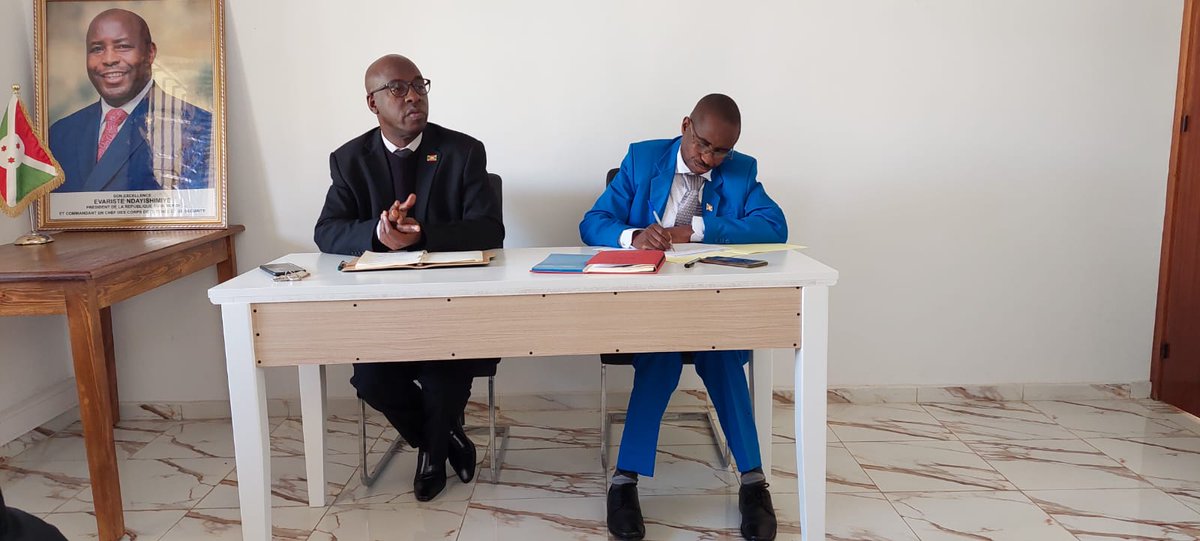Bankumukunzi1's tweet photo. J'ai eu réunion ce samedi avec les représentants des Burundais vivant à Rabat et environs. La création d'une communauté solidaire et agissante, les échanges sur la vie nationale et les activités socio-culturelles étaient au menu. Merci à tous pour les précieuses contributions https://t.co/B467ApqhHf