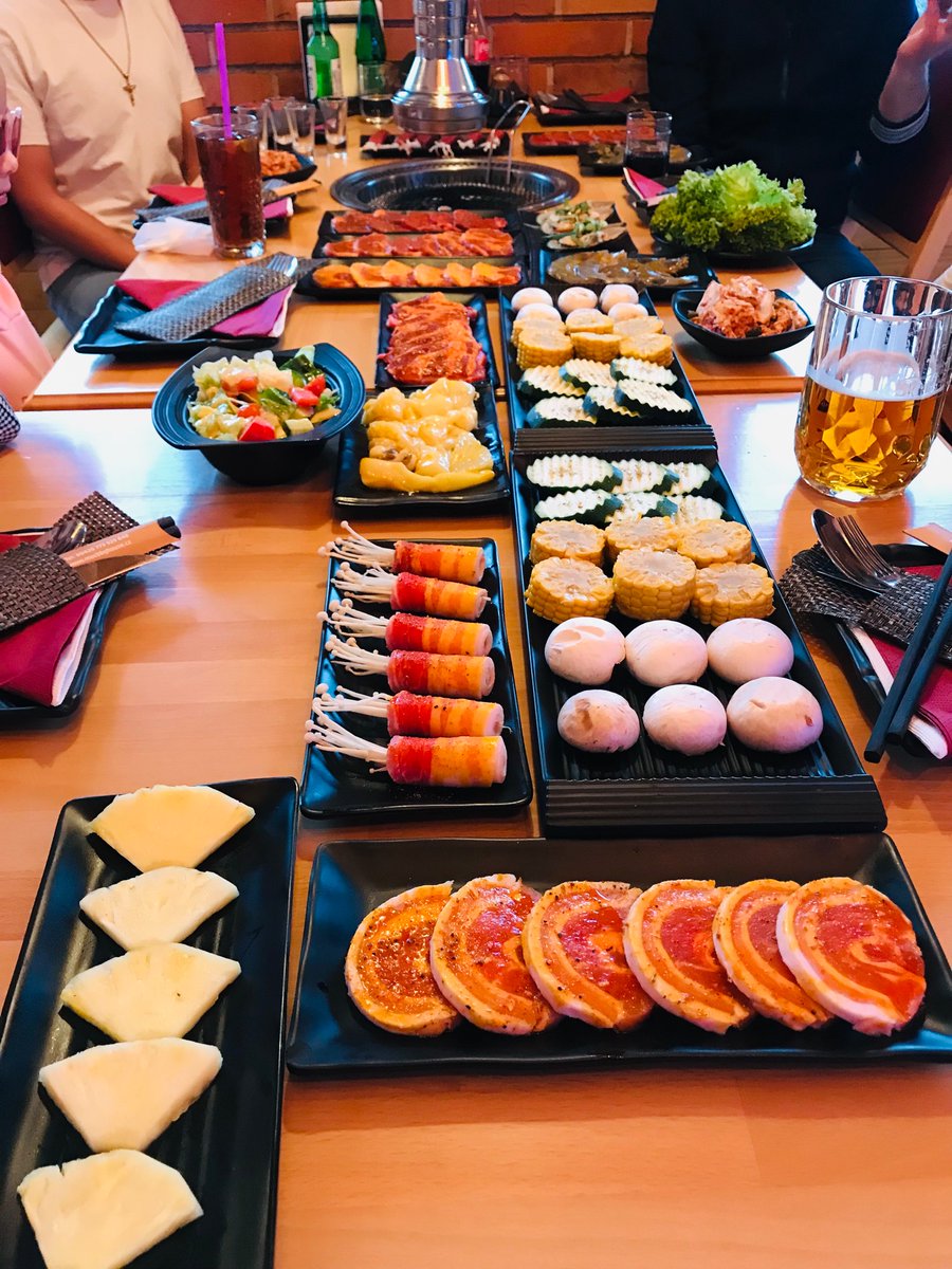 landicious's tweet photo. Samgyeopsal day 💕❤️ https://t.co/mV7XlOiiPP