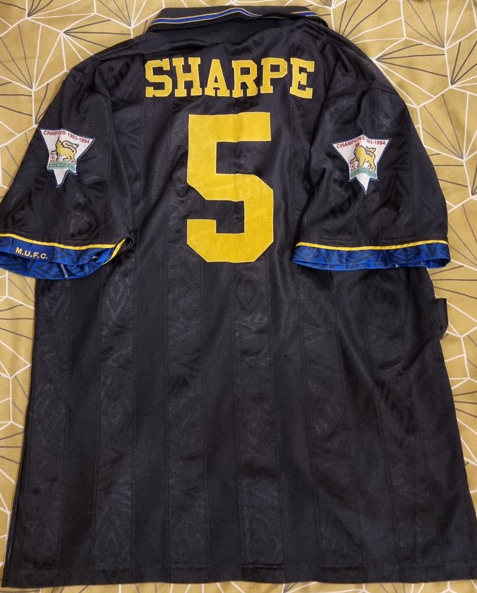 djmez7's tweet photo. Just looking at my United shirt collection and this bad boy appeared, ah they were the days @Sharpeyofficial https://t.co/OLRWQNskKi