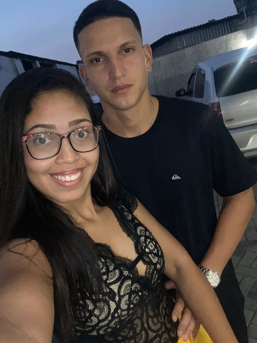 yuri_lata's tweet photo. Meu amor, que fecha, que cola comigo,
Que faz o meu dia melhor...🎶🎶 https://t.co/zp8Wg4ab2c