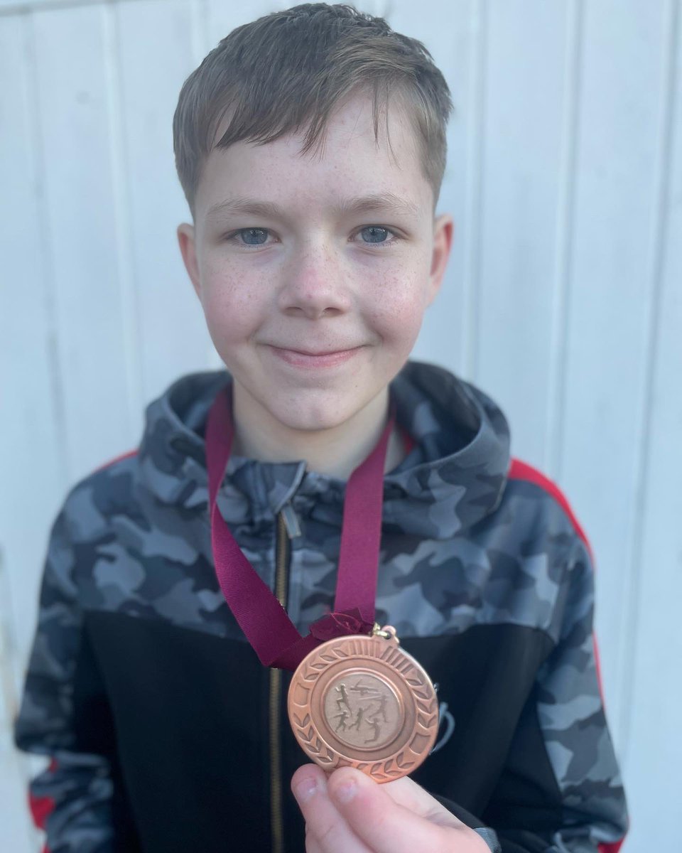 JHolbornACF's tweet photo. My first athletics event for my detachment and i took home a bronze medal in discus. Also got my new book by @antmiddleton 

@DurhamAcf https://t.co/Ux0GghCn40