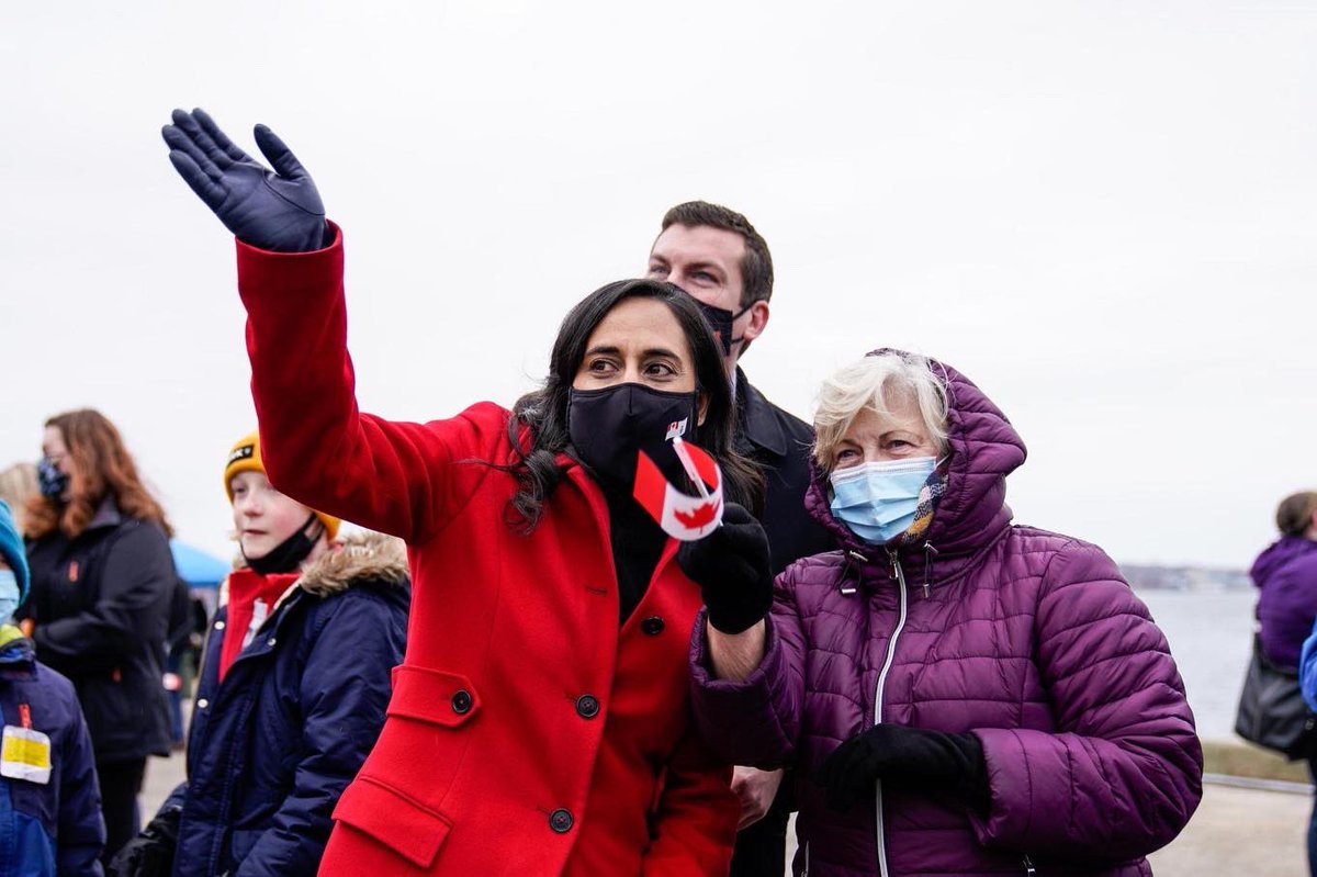 AnitaAnandMP's tweet photo. As HMCS Halifax sets sail for a six-month deployment, let’s remember that our sailors are also moms, dads, sisters, brothers, sons, daughters, and loved ones to family and friends.

I join the ship’s company in sincerely thanking military families for their love and support. 🇨🇦 https://t.co/qtd5j6LLPA