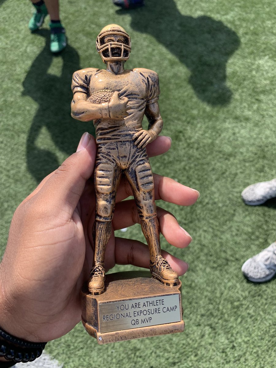 cruzomarines's tweet photo. Thank you @youareathlete for the amazing camp and opportunity to show my skillset! Had to represent the valley and bring back the QB MVP award. Still out here grinding.
@Gregorifootball @Greg_Panelli @shanevirnala @CCAL_209 @BlackHatFootbal https://t.co/yJRoKfeDr2