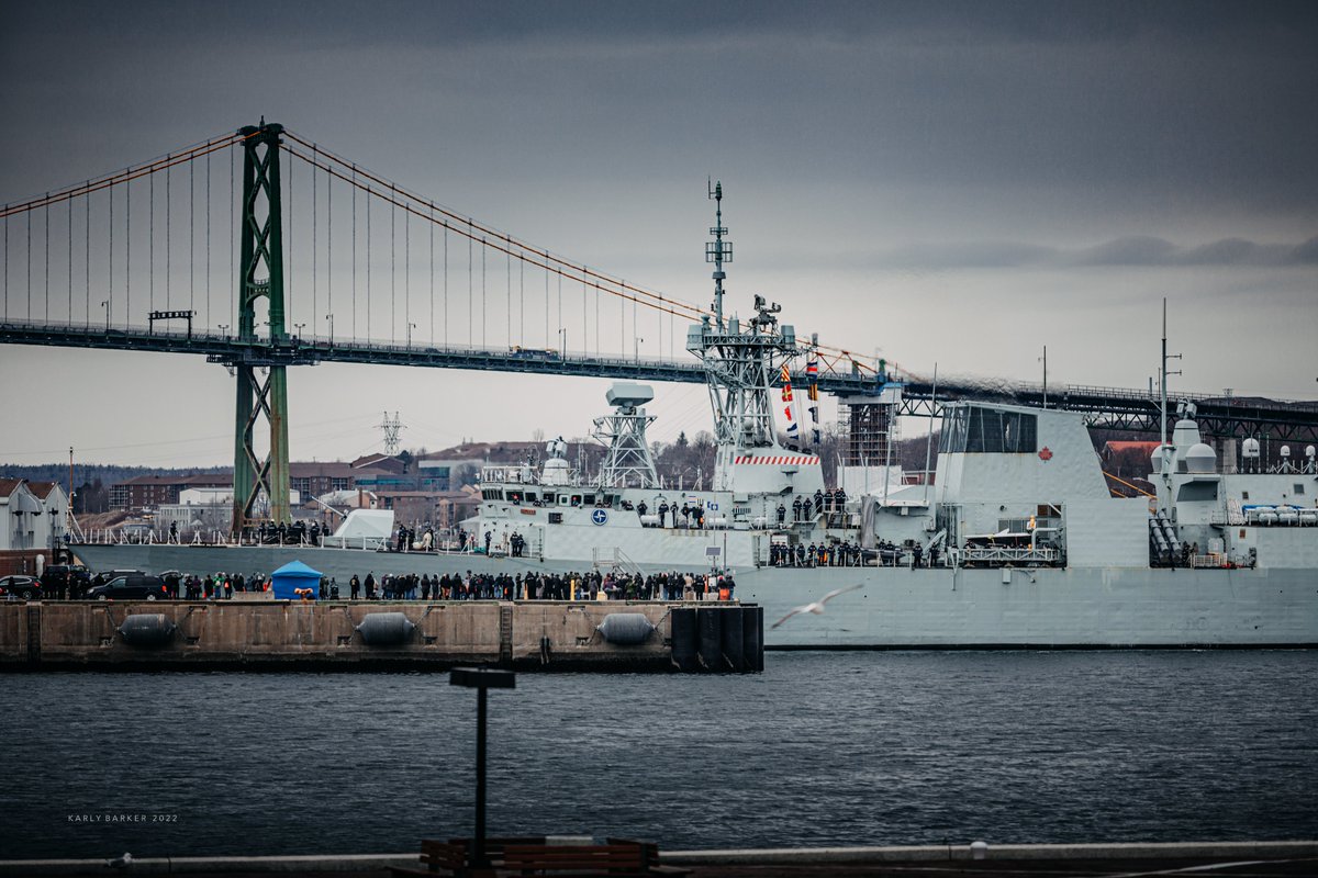 karliaa_b's tweet image. Today, #HMCSHalifax set sail for Europe to join HMCS Montreal as part of Op Reassurance while families, friends and guests stood on the jetty waving and saying their goodbyes. 

Fair winds and following seas HMCS Halifax

@RoyalCanNavy @RCN_MARLANT #WeTheNavy
(Photo 🧵)