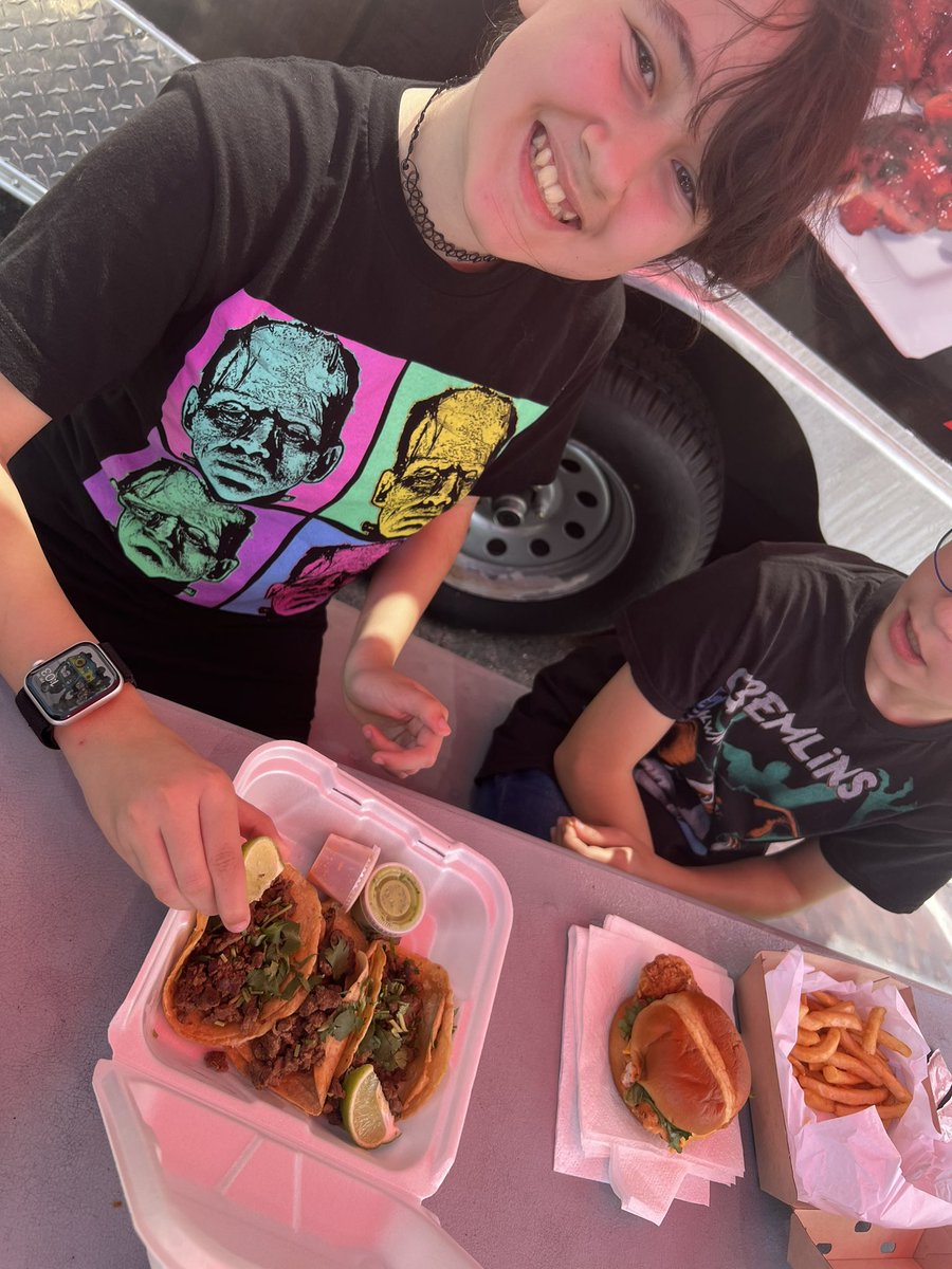 KatTaddei's tweet photo. World Food Trucks in Orlando!!! So many choices!! #worldfoodtrucks #foodies #soyummy #food https://t.co/lQXHqhSQgY