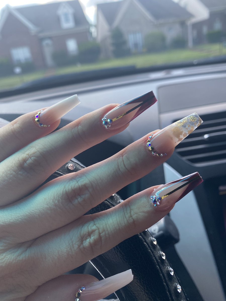 Karlitaax__'s tweet photo. @JefeCarlitos_ @Kenzryn My hands look like this so that his hands can look like that 🤍 https://t.co/sy9wQkMWFl