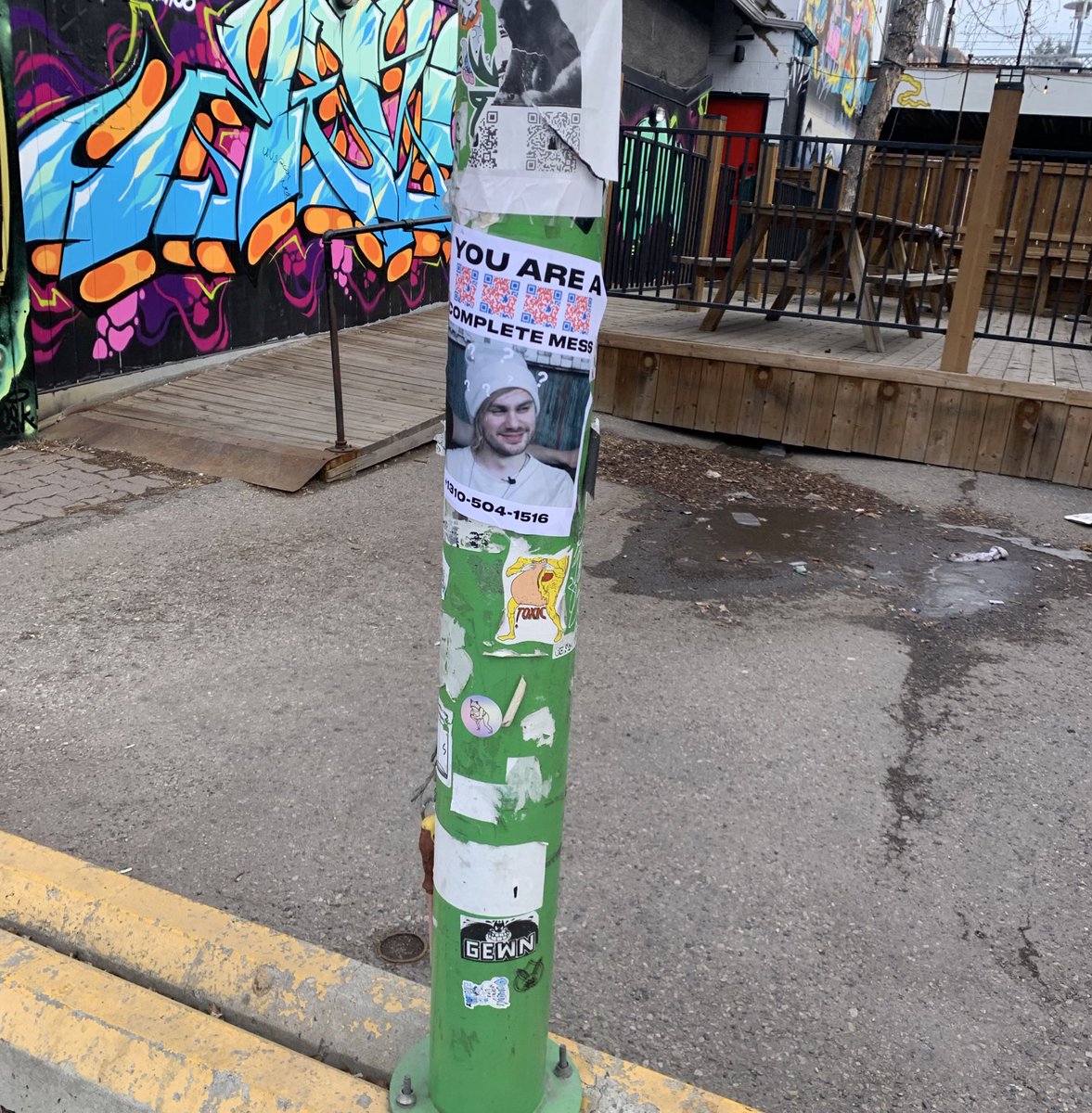 28oneaddition's tweet photo. put up some posters around the city ๐
#YOUAREACOMPLETEMESS #COMPLETEMESS https://t.co/Mwb4lTcqxY