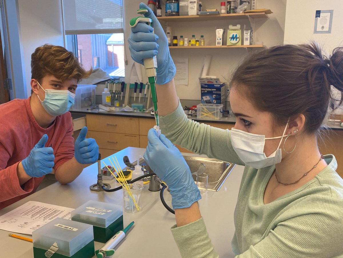 SMLions's tweet photo. Step inside our classrooms! Biology class is performing CRISPR technology to genetically modify bacteria, Air+Space class is using drones through an obstacle course, and Physics is using microcontroller kits to build panic buttons! βοΈ π¬ #smlearns #smlionpride #defineitasSM π¦ https://t.co/M6eHtbObAj